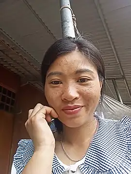 Snapshot of Hiniyk2 chatting on June 27, 3:23 am Hiniyk2 online show from June 27, 3:23 am