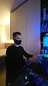 OnlyHand9x online show from February 8, 4:05 pm