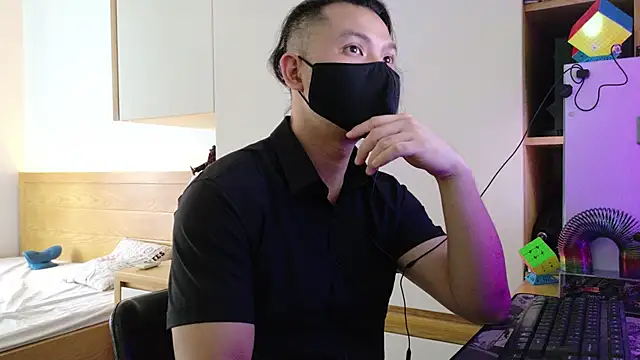 Snapshot of OnlyHand9x chatting on April 21, 8:54 am OnlyHand9x online show from April 21, 8:54 am