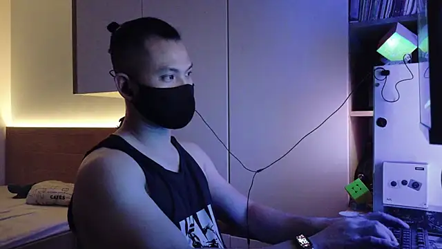 OnlyHand9x online show from April 19, 6:10 pm