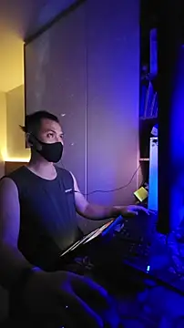 OnlyHand9x online show from March 24, 5:35 pm