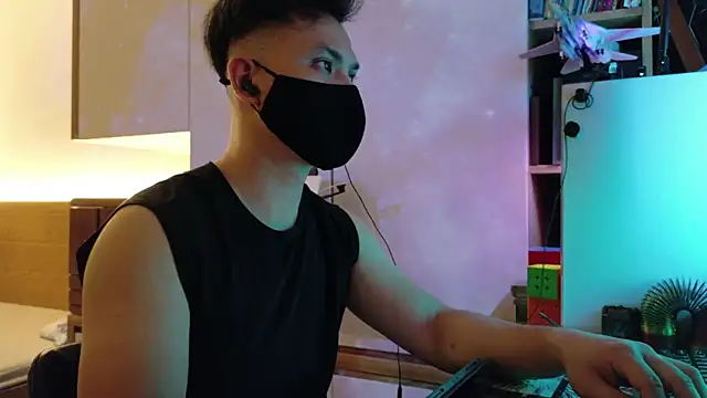Snapshot of OnlyHand9x chatting on July 8, 4:18 pm OnlyHand9x online show from July 8, 4:18 pm