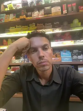 Snapshot of Naldopaugrand chatting on February 2, 11:37 pm Naldopaugrand online show from February 2, 11:37 pm