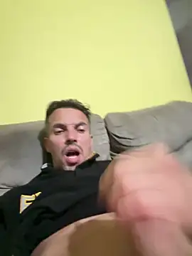 Snapshot of Naldopaugrand chatting on March 2, 3:40 am Naldopaugrand online show from March 2, 3:40 am