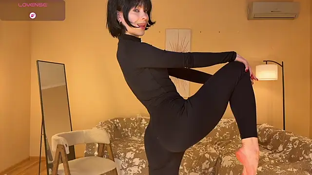 E1ara online show from April 5, 11:28 am