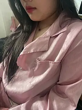 Snapshot of Linh_DuongSexy chatting on February 27, 2:45 am Linh DuongSexy online show from February 27, 2:45 am