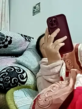 Faded pink online show from January 14, 12:53 pm