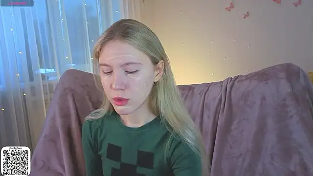 SirenThalassa online show from February 17, 7:05 am