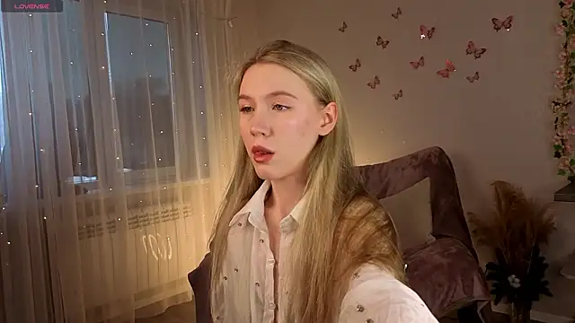 SirenThalassa online show from February 13, 7:19 am