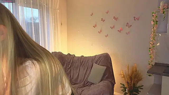 SirenThalassa online show from March 7, 7:04 am