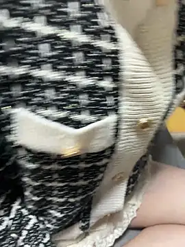 maonyan6 online show from April 14, 1:43 am