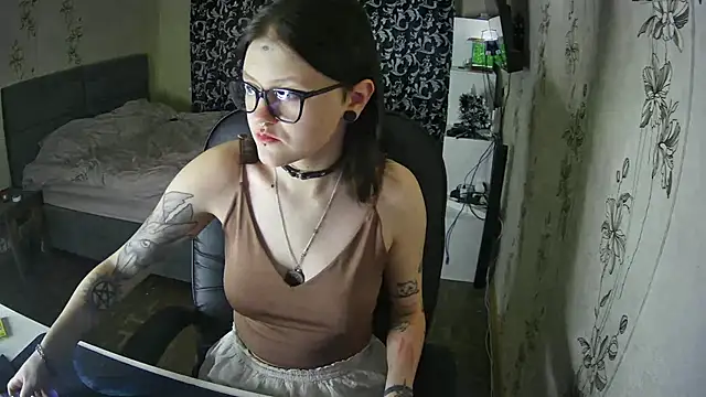 Snapshot of Withbeautyeyes chatting on January 9, 2:13 pm Withbeautyeyes online show from January 9, 2:13 pm