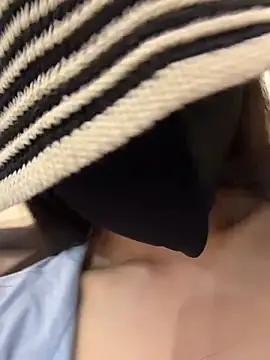 ZJbaby online show from May 21, 3:31 pm