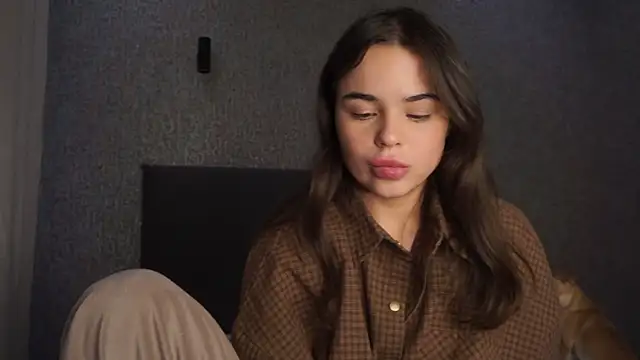 linclars online show from April 13, 1:37 pm