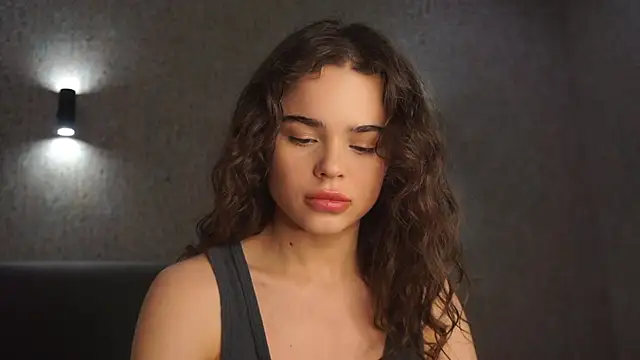 linclars online show from February 21, 1:46 pm