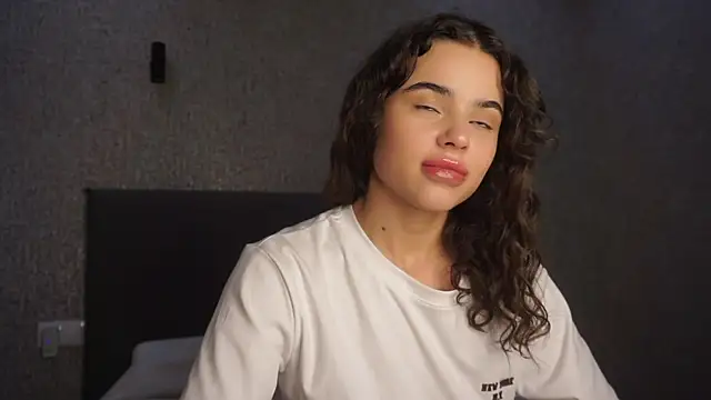 linclars online show from April 6, 1:12 pm