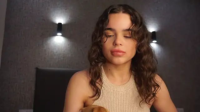 linclars online show from February 10, 1:43 pm