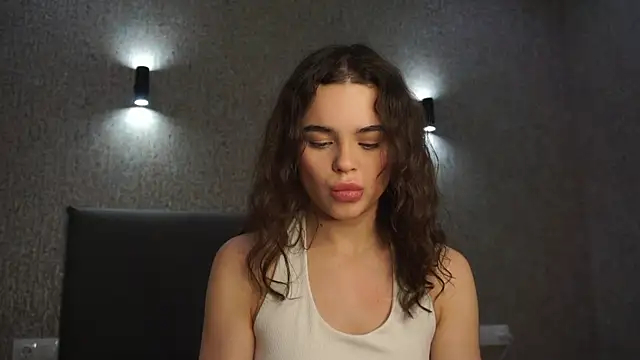 Snapshot of linclars chatting on January 14, 1:15 pm linclars online show from January 14, 1:15 pm