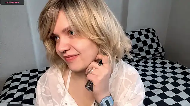 MelliSifuentes online show from January 10, 8:20 am