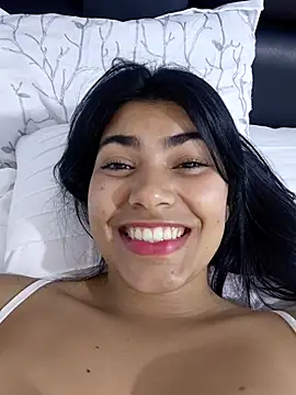 Snapshot of FatimaVelvet chatting on February 20, 6:19 am FatimaVelvet online show from February 20, 6:19 am