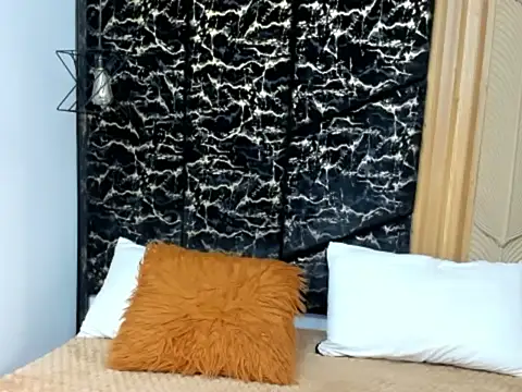 IsabelaAcosta online show from February 6, 9:11 pm