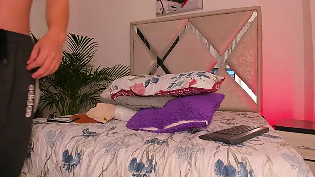 Liam saint online show from March 22, 2:18 pm