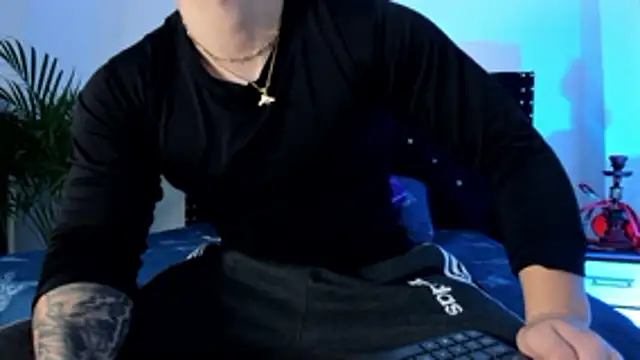 Liam saint online show from April 14, 12:10 pm