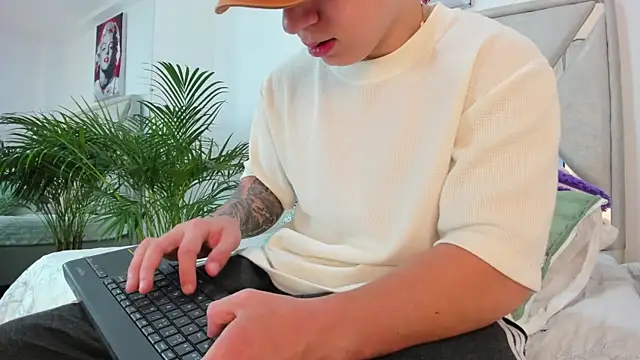 Liam saint online show from March 20, 12:17 pm