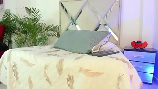 Liam saint online show from March 31, 1:02 pm