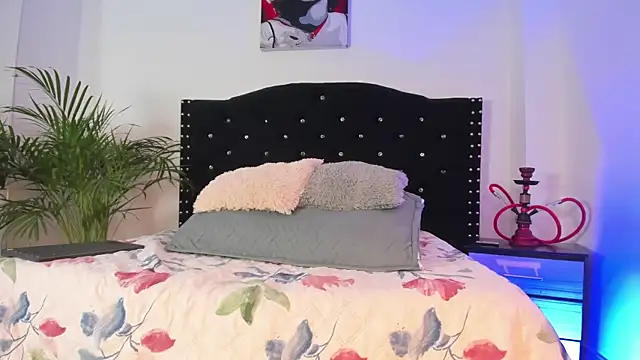 Liam saint online show from April 2, 1:07 pm