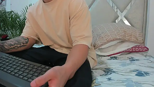 Liam saint online show from March 3, 12:12 pm