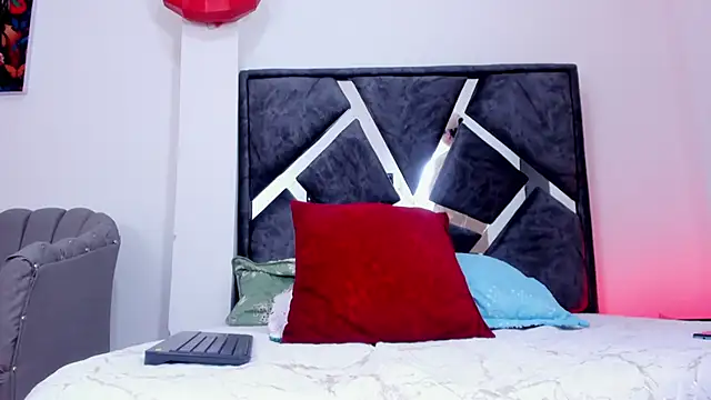 Liam saint online show from January 11, 1:07 pm