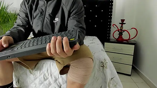 Liam saint online show from April 4, 12:23 pm