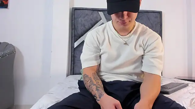 Liam saint online show from February 13, 12:27 pm