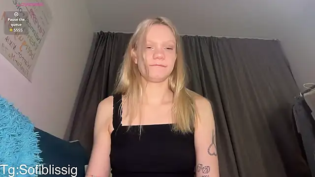 Bl1ssfulSof1 online show from February 21, 6:54 pm