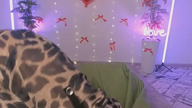 larabae online show from March 20, 8:21 pm