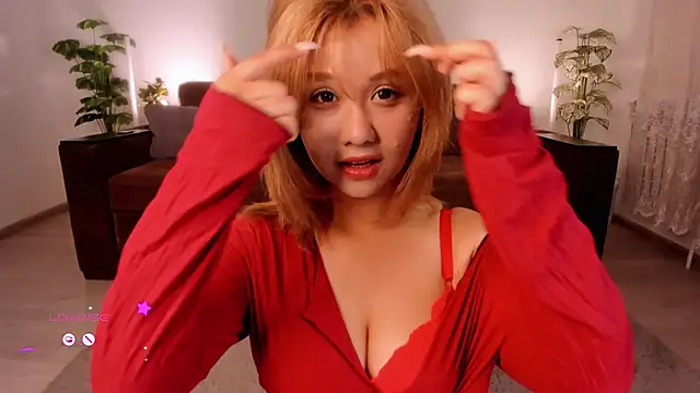 larabae online show from June 18, 8:25 pm