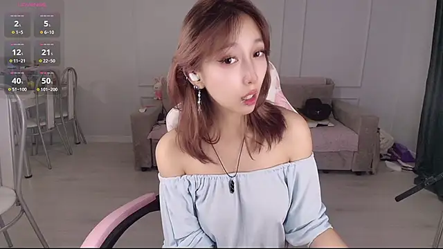 jasmilee online show from June 21, 2:56 pm