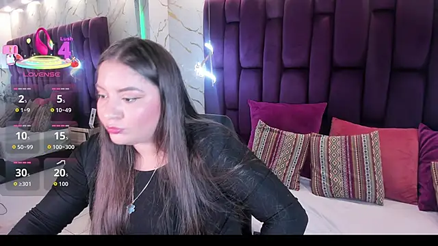 anamontiell1 online show from January 13, 5:33 am