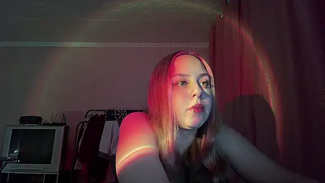 ZoraDearmon online show from January 11, 7:10 pm