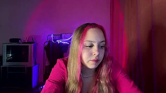 Snapshot of ZoraDearmon chatting on February 7, 9:12 pm ZoraDearmon online show from February 7, 9:12 pm