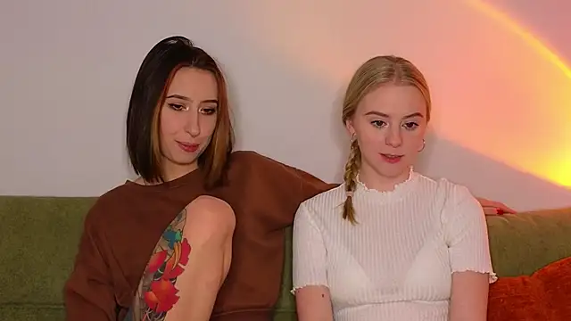 Mimipaws online show from January 9, 8:27 pm