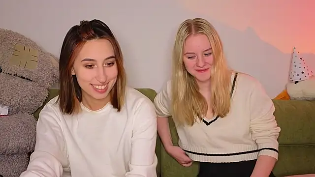 Mimipaws online show from January 12, 7:53 pm