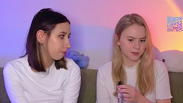 Mimipaws online show from March 21, 7:29 pm