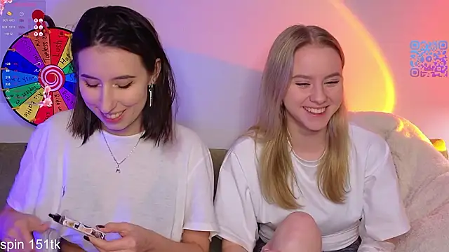 Mimipaws online show from March 5, 8:05 pm