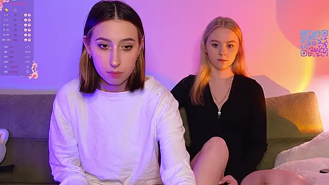 Mimipaws online show from February 5, 8:04 pm