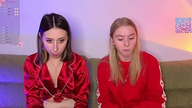 Mimipaws online show from April 2, 7:20 pm