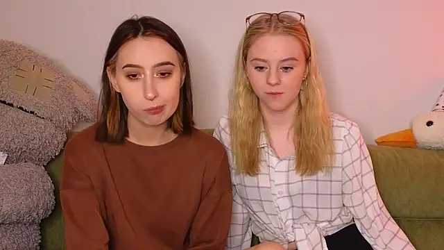 Mimipaws online show from January 11, 8:49 pm