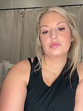 docmilf12 online show from February 19, 2:52 am