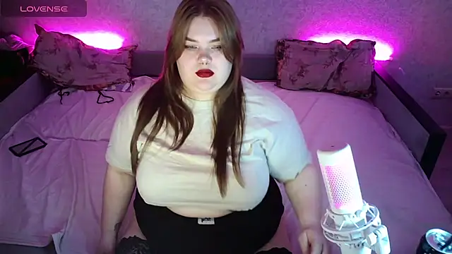 SkyEmily online show from May 3, 4:32 pm